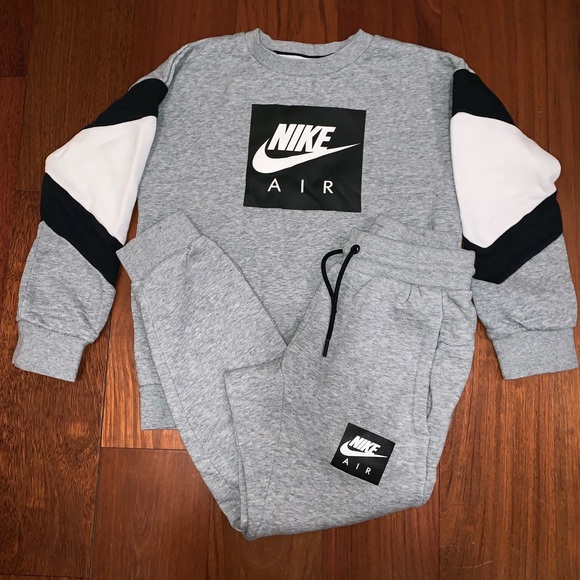 boys nike jogging suit